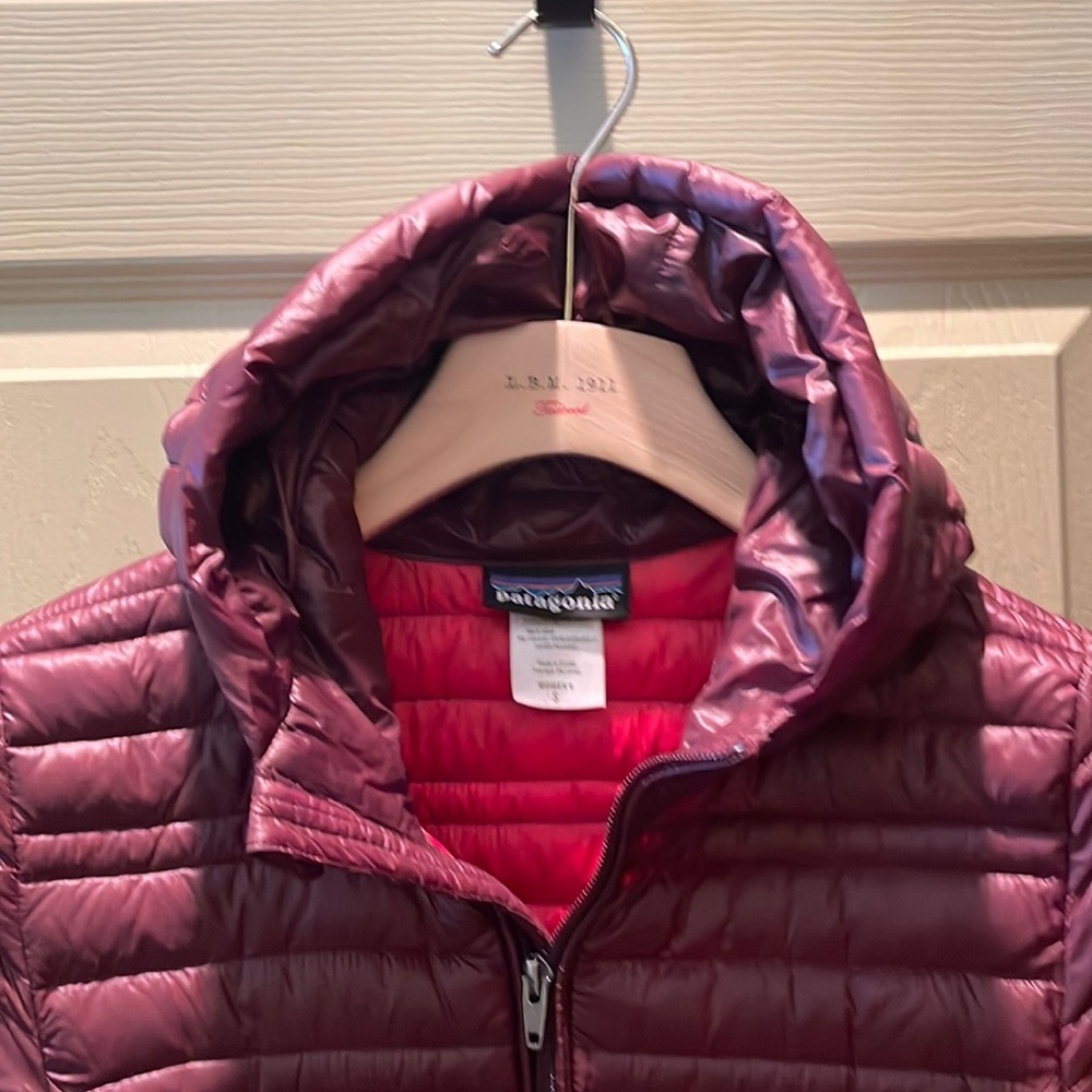 Patagonia jacket Small Burgundy color